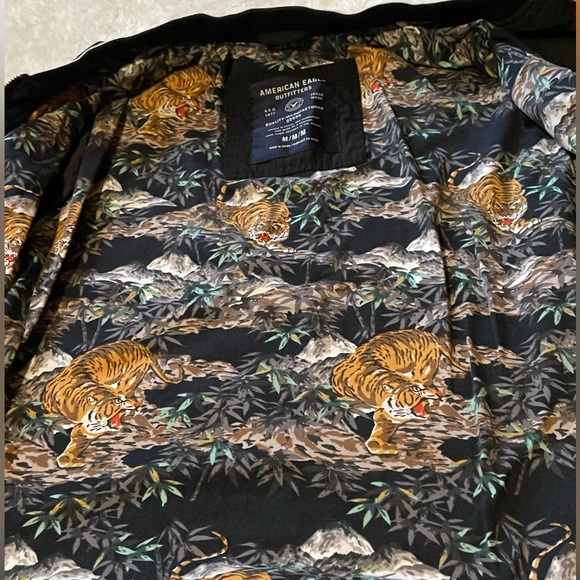 H&M size US M bomber style jacket in black with tiger print lining - Picture 3 of 4